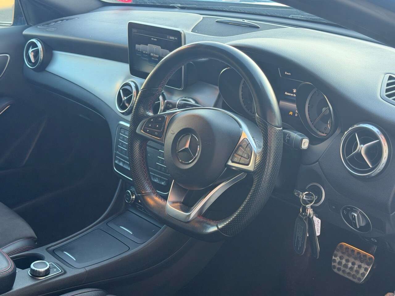 A 2015 MERCEDES-BENZ GLA 2.1 GLA220d AMG Line (Premium) SUV 5dr Diesel 7G-DCT 4MATIC Euro 6 (s/s) (1 A 2015 MERCEDES-BENZ GLA 2.1 GLA220d AMG Line (Premium) SUV 5dr Diesel 7G-DCT 4MATIC Euro 6 (s/s) (1