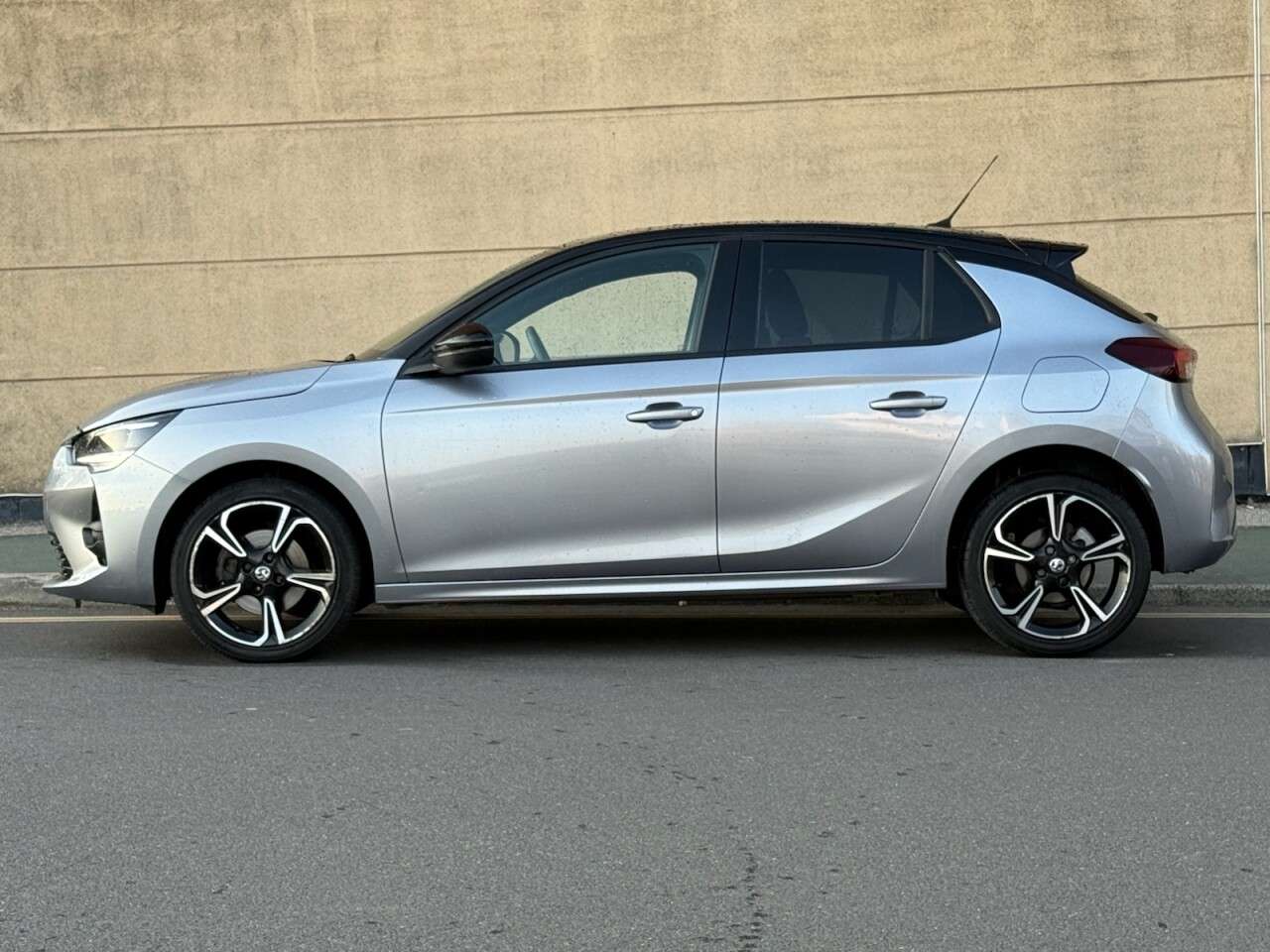 A 2021 VAUXHALL CORSA 1.2 Turbo SRi Hatchback 5dr Petrol Manual Euro 6 (s/s) (100 ps) A 2021 VAUXHALL CORSA 1.2 Turbo SRi Hatchback 5dr Petrol Manual Euro 6 (s/s) (100 ps)