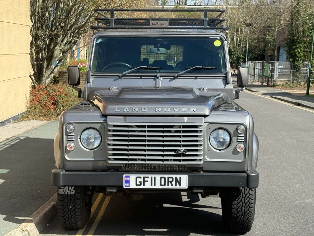 A 2011 LAND ROVER DEFENDER 2.4 TDCi XS Station Wagon Double Cab 5dr Diesel Manual 4WD MWB Euro 4 (122 A 2011 LAND ROVER DEFENDER 2.4 TDCi XS Station Wagon Double Cab 5dr Diesel Manual 4WD MWB Euro 4 (122