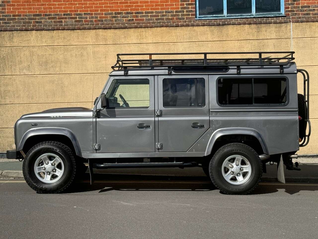 2011 LAND ROVER DEFENDER 2011 LAND ROVER DEFENDER