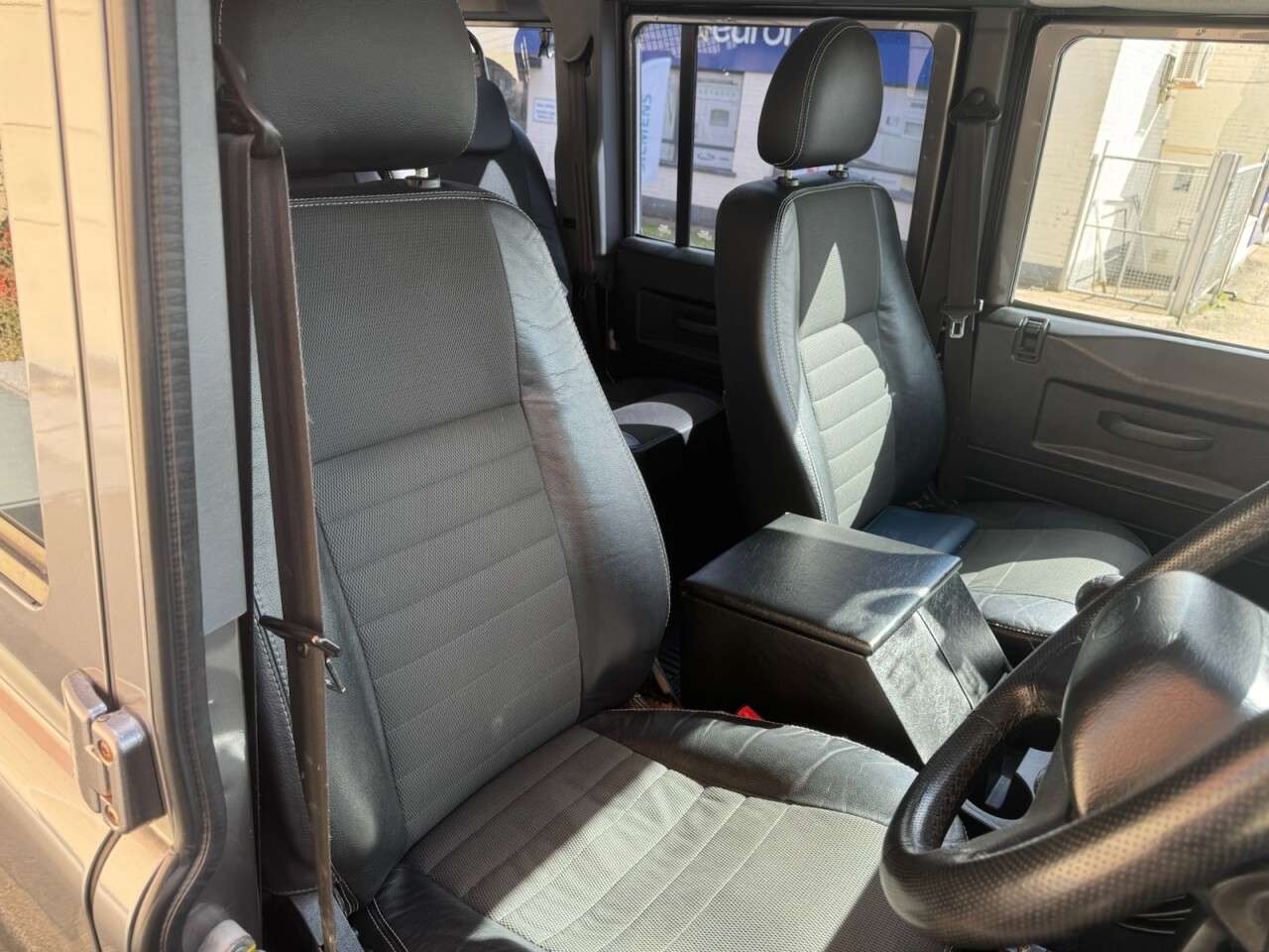 2011 LAND ROVER DEFENDER 2011 LAND ROVER DEFENDER