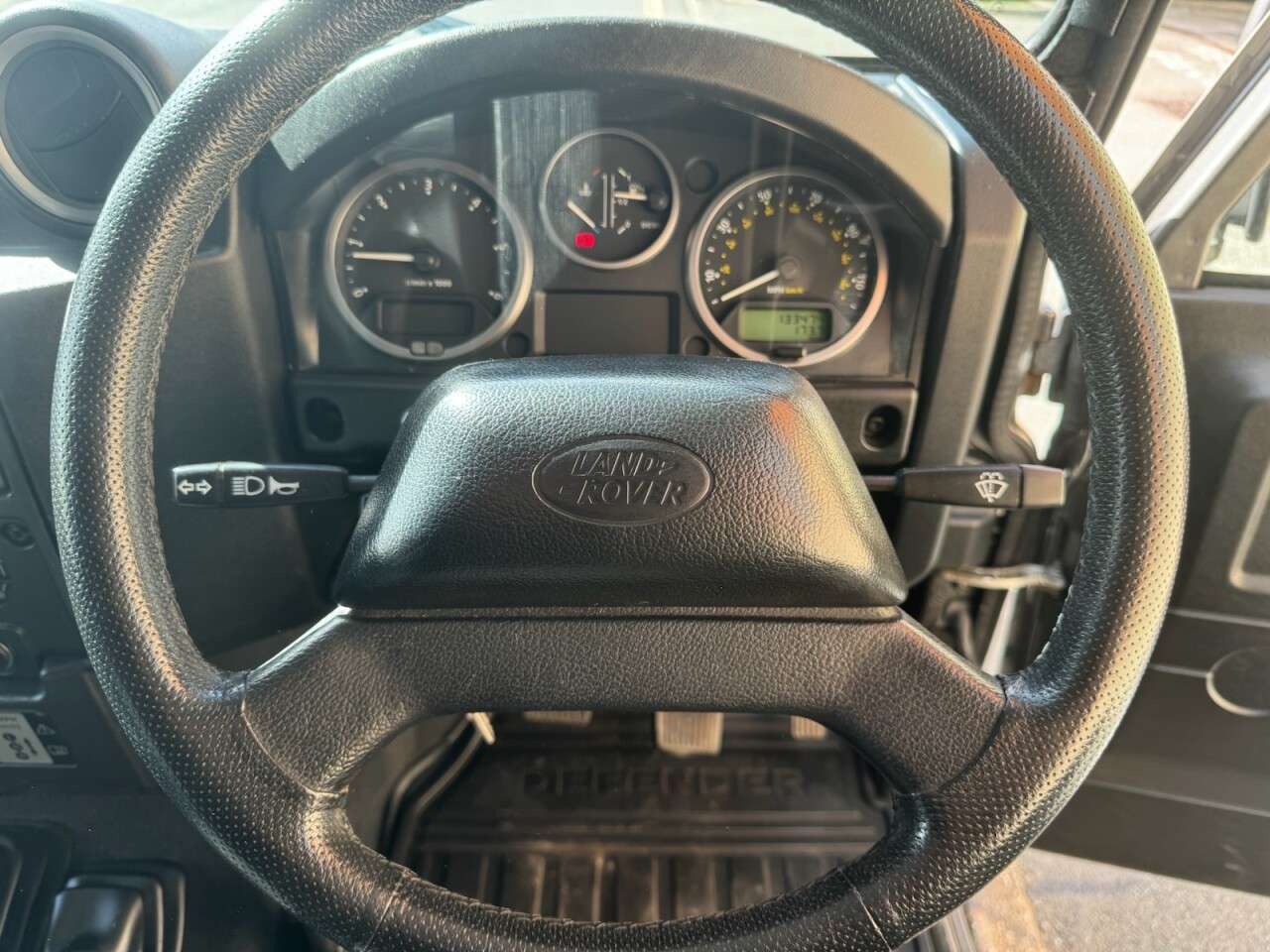2011 LAND ROVER DEFENDER 2011 LAND ROVER DEFENDER