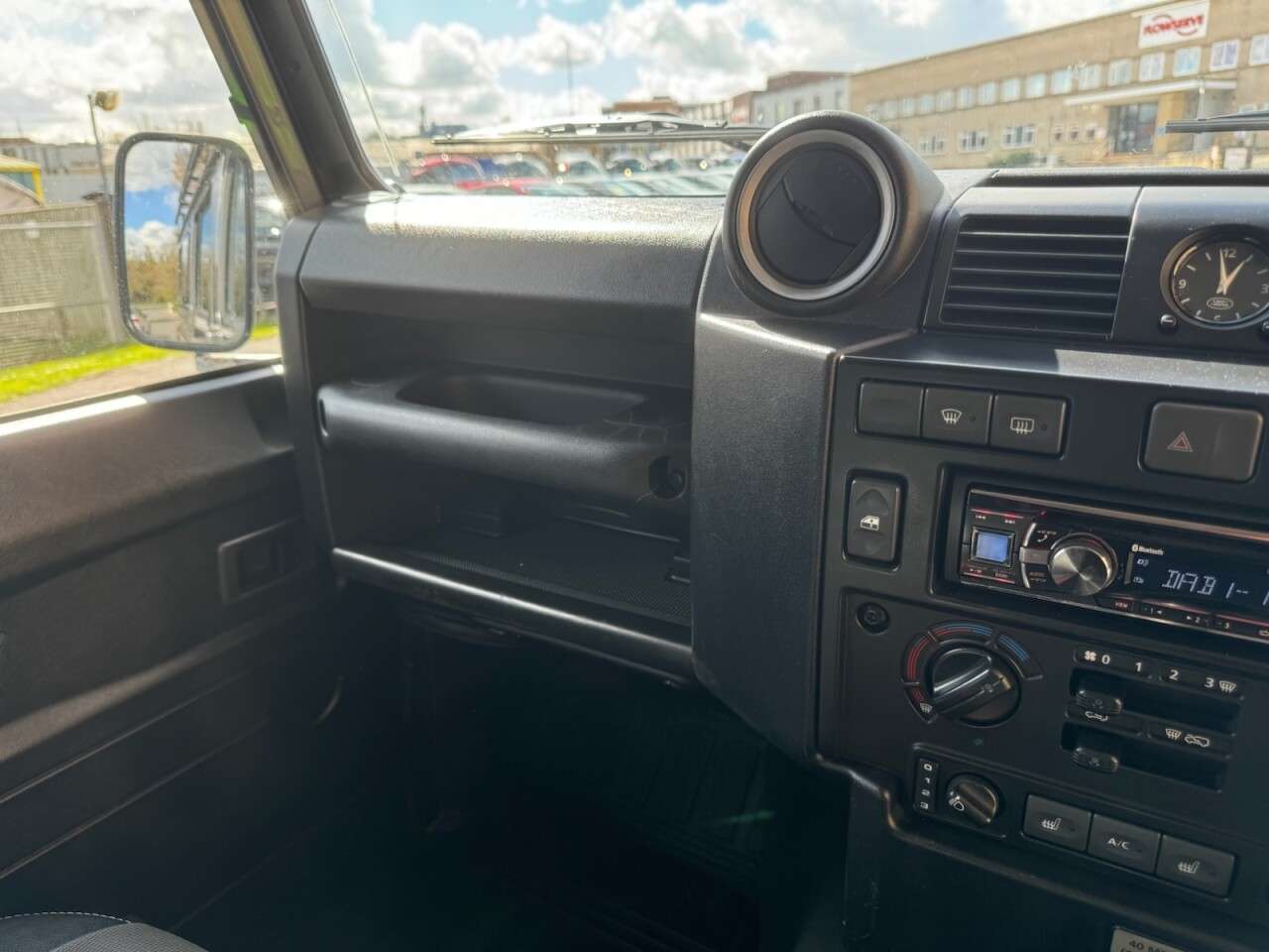 2011 LAND ROVER DEFENDER 2011 LAND ROVER DEFENDER