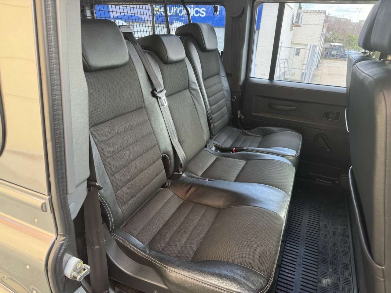 2011 LAND ROVER DEFENDER 2011 LAND ROVER DEFENDER