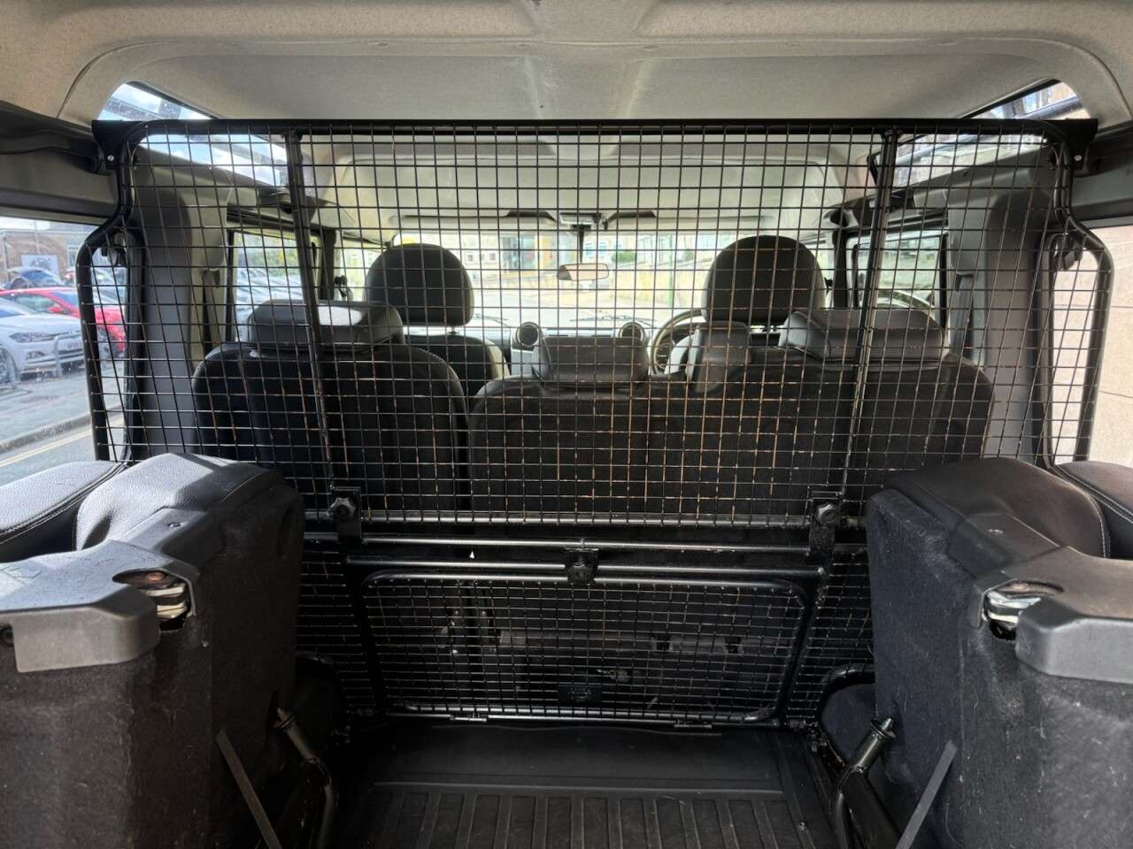2011 LAND ROVER DEFENDER 2011 LAND ROVER DEFENDER