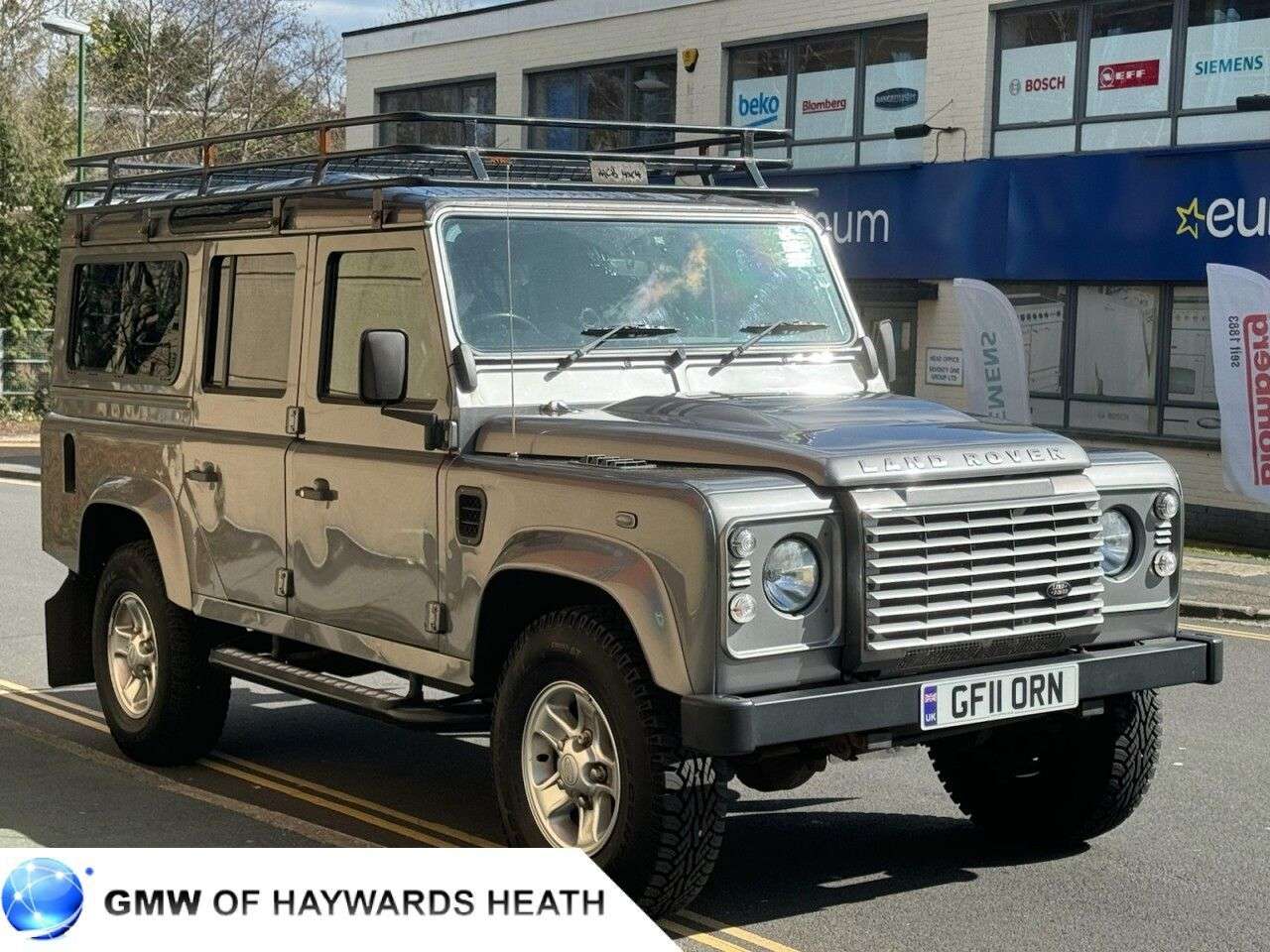A 2011 LAND ROVER DEFENDER 2.4 TDCi XS Station Wagon Double Cab 5dr Diesel Manual 4WD MWB Euro 4 (122 A 2011 LAND ROVER DEFENDER 2.4 TDCi XS Station Wagon Double Cab 5dr Diesel Manual 4WD MWB Euro 4 (122