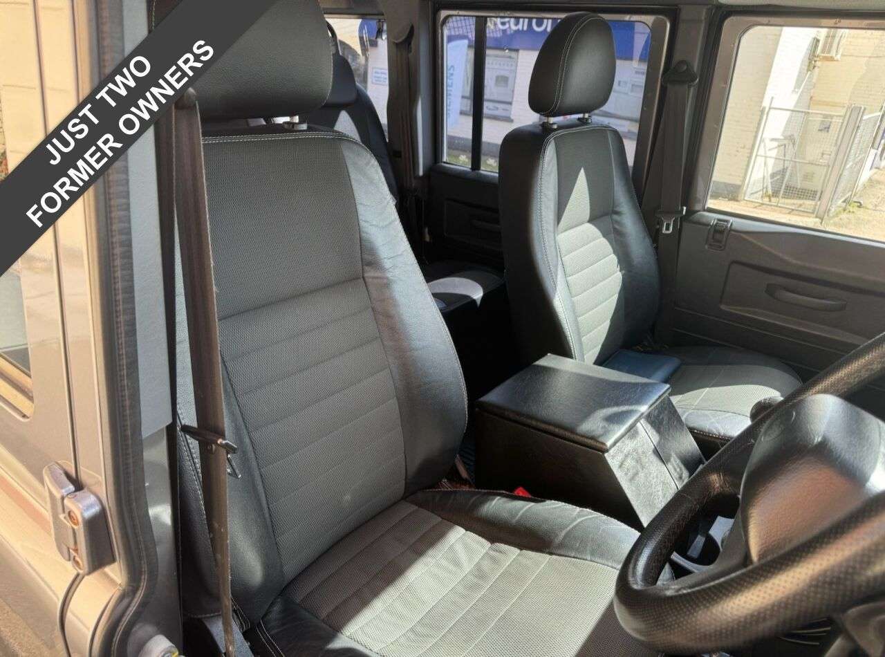 2011 LAND ROVER DEFENDER 2011 LAND ROVER DEFENDER