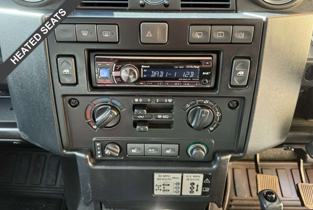 2011 LAND ROVER DEFENDER 2011 LAND ROVER DEFENDER