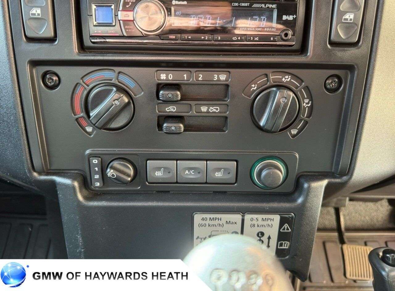 2011 LAND ROVER DEFENDER 2011 LAND ROVER DEFENDER