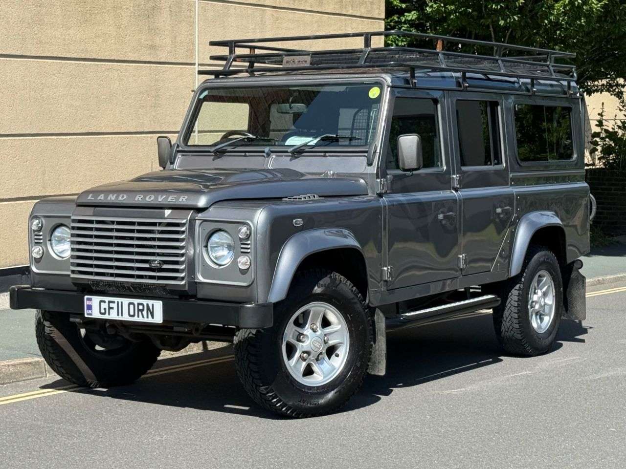 A 2011 LAND ROVER DEFENDER 2.4 TDCi XS Station Wagon Double Cab 5dr Diesel Manual 4WD MWB Euro 4 (122 A 2011 LAND ROVER DEFENDER 2.4 TDCi XS Station Wagon Double Cab 5dr Diesel Manual 4WD MWB Euro 4 (122