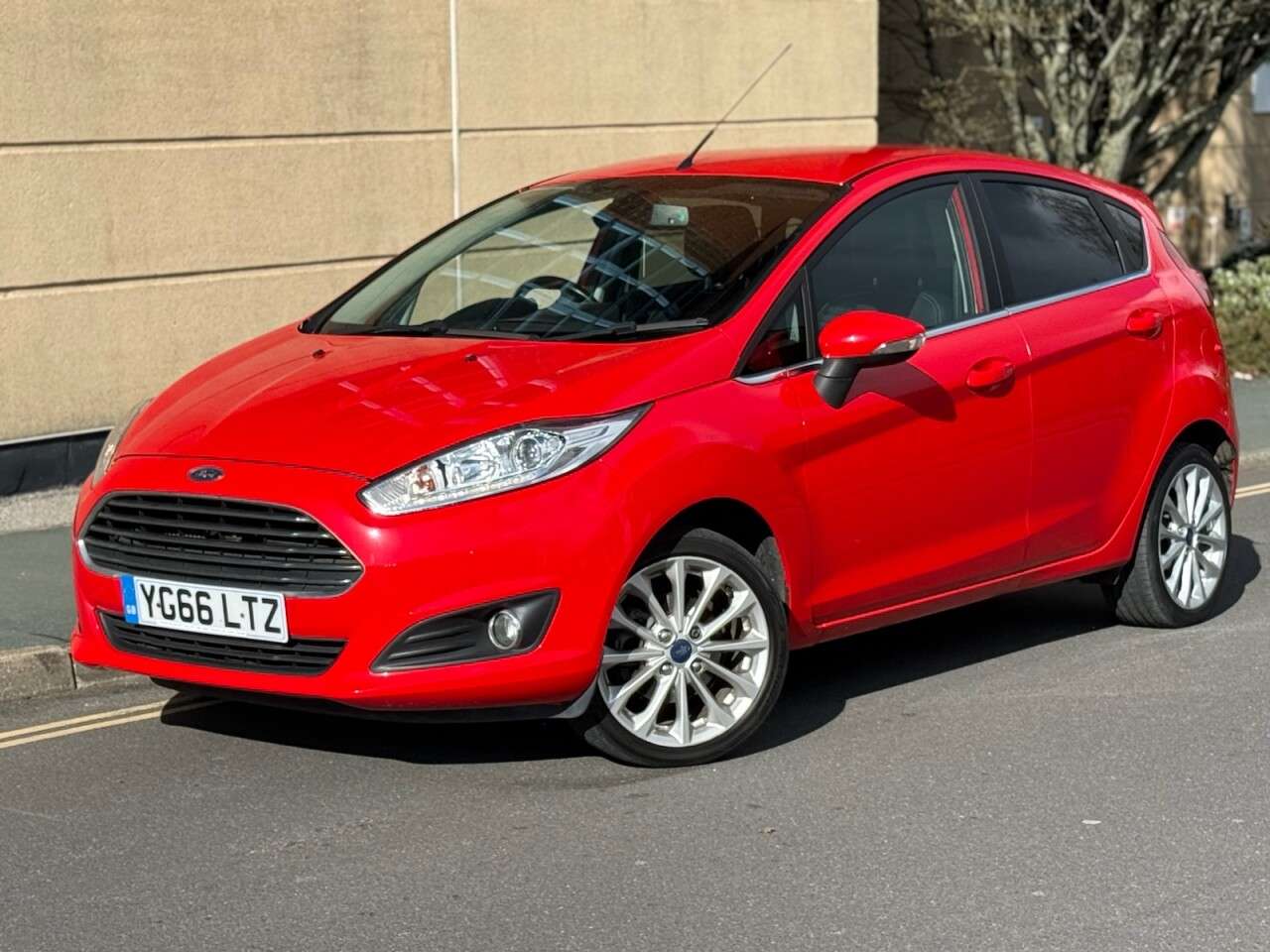 A 2016 FORD FIESTA 1.0T EcoBoost Titanium X Hatchback 5dr Petrol Manual Euro 6 (s/s) (125 ps) A 2016 FORD FIESTA 1.0T EcoBoost Titanium X Hatchback 5dr Petrol Manual Euro 6 (s/s) (125 ps)