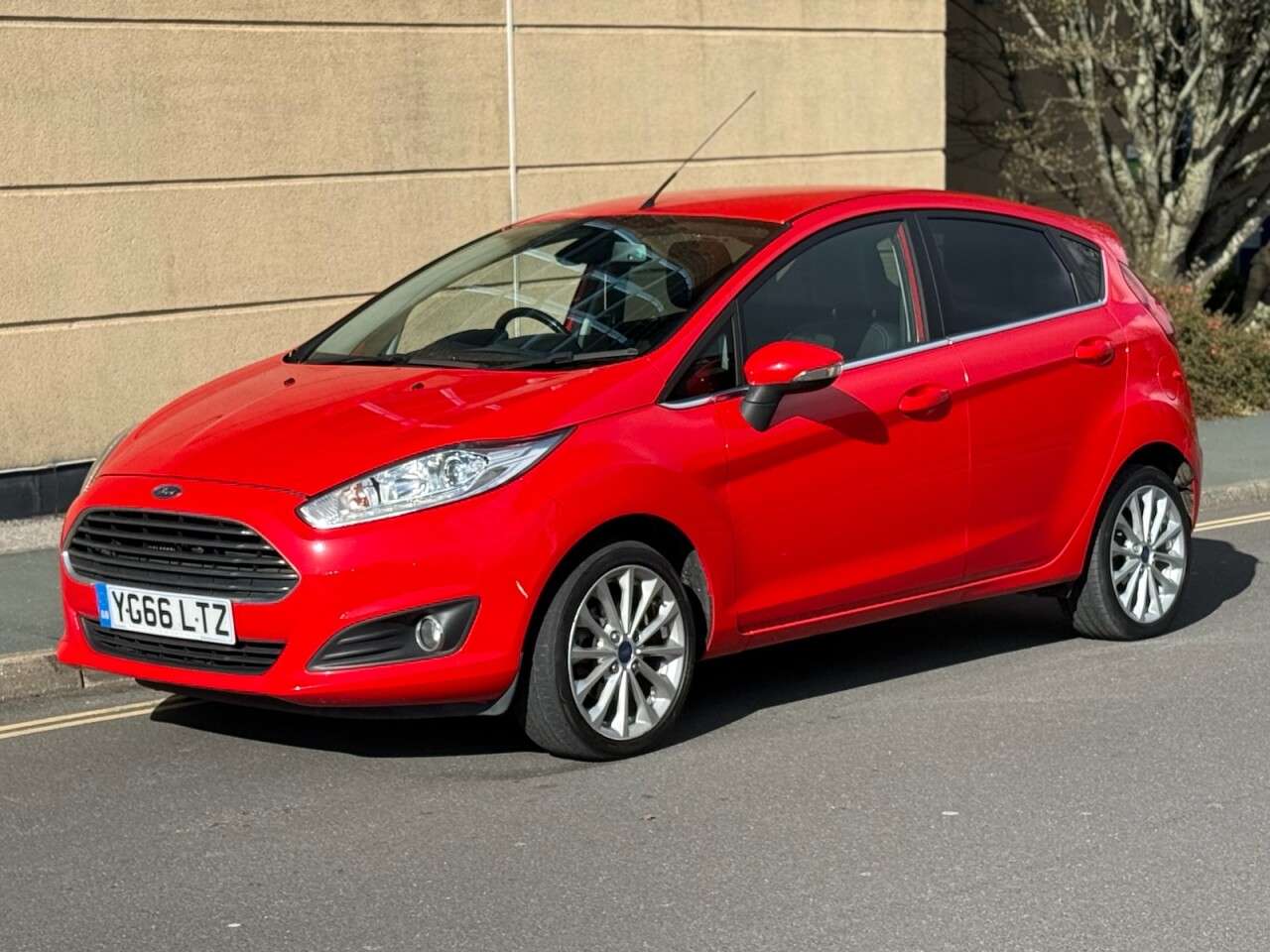 A 2016 FORD FIESTA 1.0T EcoBoost Titanium X Hatchback 5dr Petrol Manual Euro 6 (s/s) (125 ps) A 2016 FORD FIESTA 1.0T EcoBoost Titanium X Hatchback 5dr Petrol Manual Euro 6 (s/s) (125 ps)