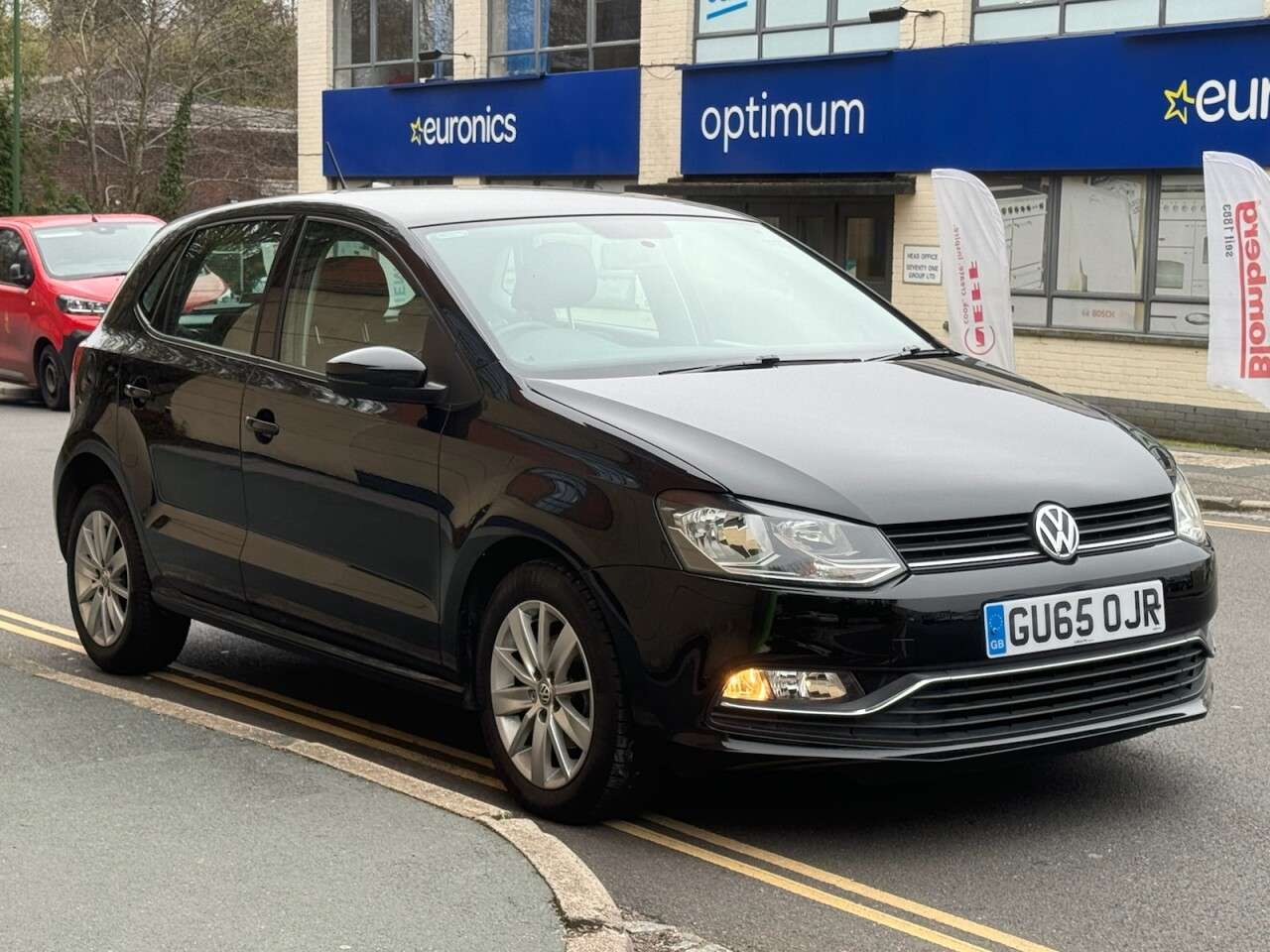 A 2015 VOLKSWAGEN POLO 1.0 BlueMotion Tech SE Hatchback 5dr Petrol Manual Euro 6 (s/s) (60 ps) A 2015 VOLKSWAGEN POLO 1.0 BlueMotion Tech SE Hatchback 5dr Petrol Manual Euro 6 (s/s) (60 ps)