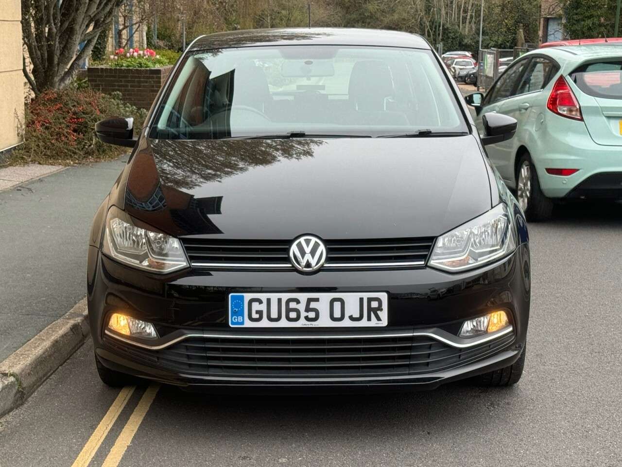 A 2015 VOLKSWAGEN POLO 1.0 BlueMotion Tech SE Hatchback 5dr Petrol Manual Euro 6 (s/s) (60 ps) A 2015 VOLKSWAGEN POLO 1.0 BlueMotion Tech SE Hatchback 5dr Petrol Manual Euro 6 (s/s) (60 ps)