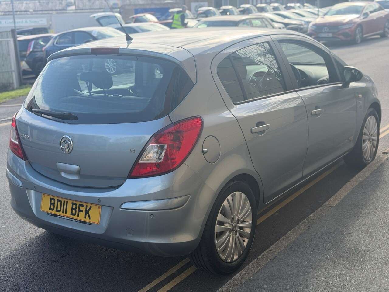 A 2011 VAUXHALL CORSA 1.4 16V SE Hatchback 5dr Petrol Auto Euro 5 (100 ps) A 2011 VAUXHALL CORSA 1.4 16V SE Hatchback 5dr Petrol Auto Euro 5 (100 ps)