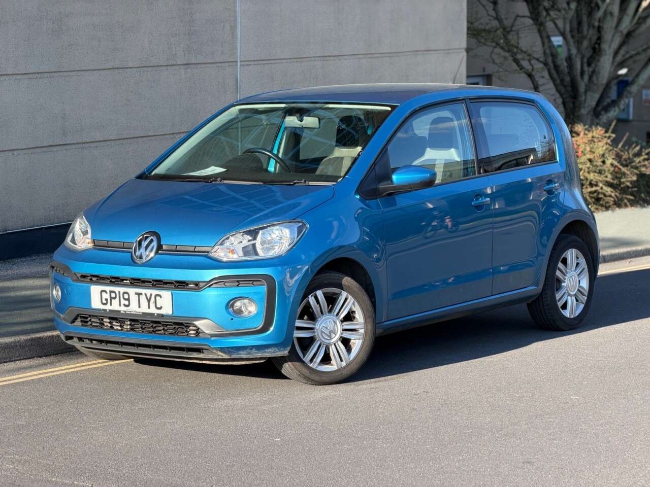 A 2019 VOLKSWAGEN UP! 1.0 High up! Hatchback 5dr Petrol Manual Euro 6 (s/s) (90 ps) A 2019 VOLKSWAGEN UP! 1.0 High up! Hatchback 5dr Petrol Manual Euro 6 (s/s) (90 ps)