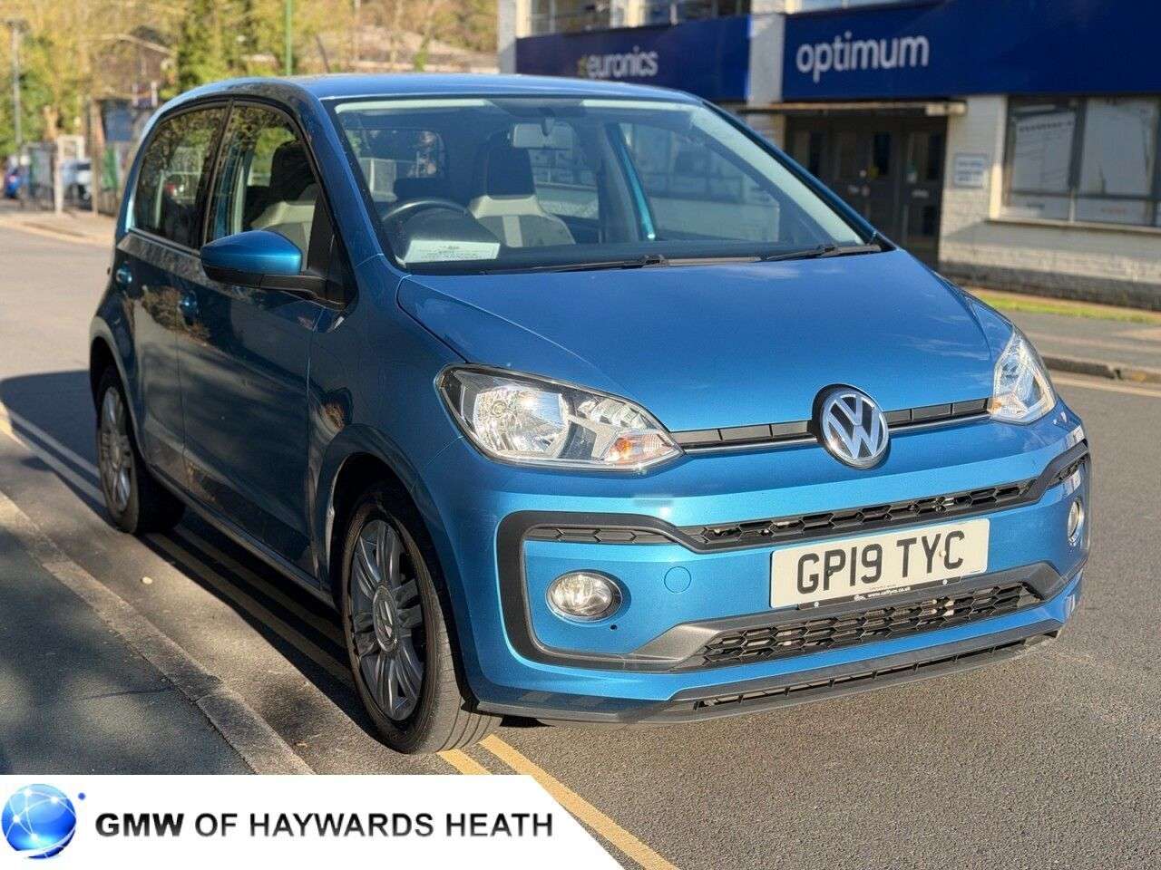 A 2019 VOLKSWAGEN UP! 1.0 High up! Hatchback 5dr Petrol Manual Euro 6 (s/s) (90 ps) A 2019 VOLKSWAGEN UP! 1.0 High up! Hatchback 5dr Petrol Manual Euro 6 (s/s) (90 ps)