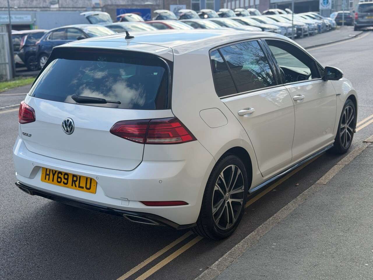 A 2019 VOLKSWAGEN GOLF 1.5 TSI EVO R-Line Hatchback 5dr Petrol Manual Euro 6 (s/s) (150 ps) A 2019 VOLKSWAGEN GOLF 1.5 TSI EVO R-Line Hatchback 5dr Petrol Manual Euro 6 (s/s) (150 ps)