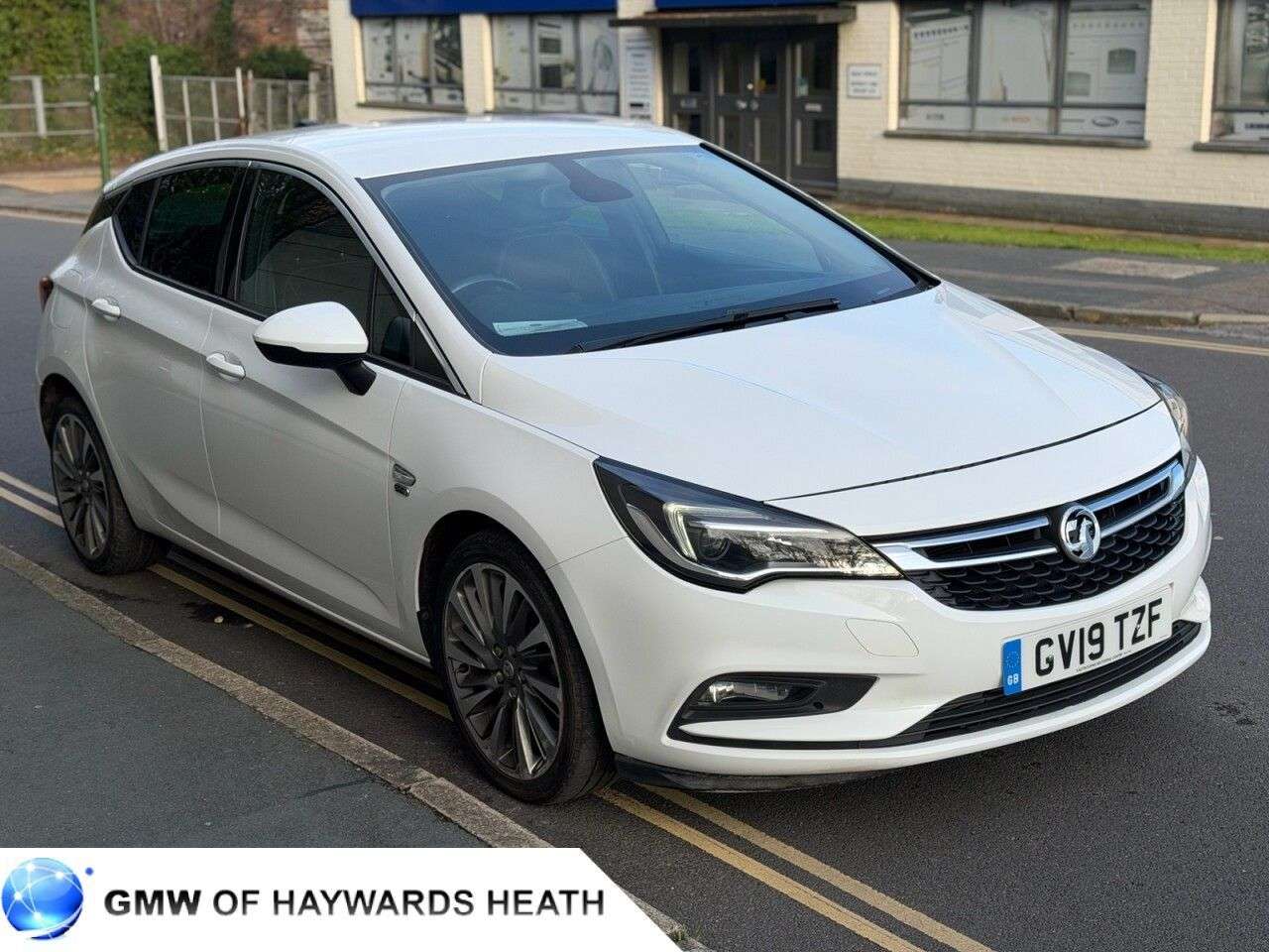 A 2019 VAUXHALL ASTRA 1.4i Turbo Griffin Hatchback 5dr Petrol Manual Euro 6 (150 ps) A 2019 VAUXHALL ASTRA 1.4i Turbo Griffin Hatchback 5dr Petrol Manual Euro 6 (150 ps)