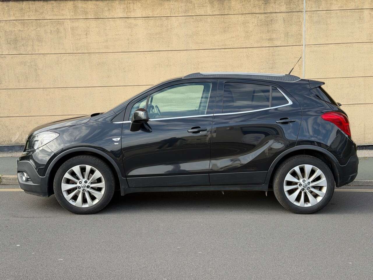 A 2015 VAUXHALL MOKKA 1.4i Turbo SE SUV 5dr Petrol Auto 2WD Euro 6 (140 ps) A 2015 VAUXHALL MOKKA 1.4i Turbo SE SUV 5dr Petrol Auto 2WD Euro 6 (140 ps)