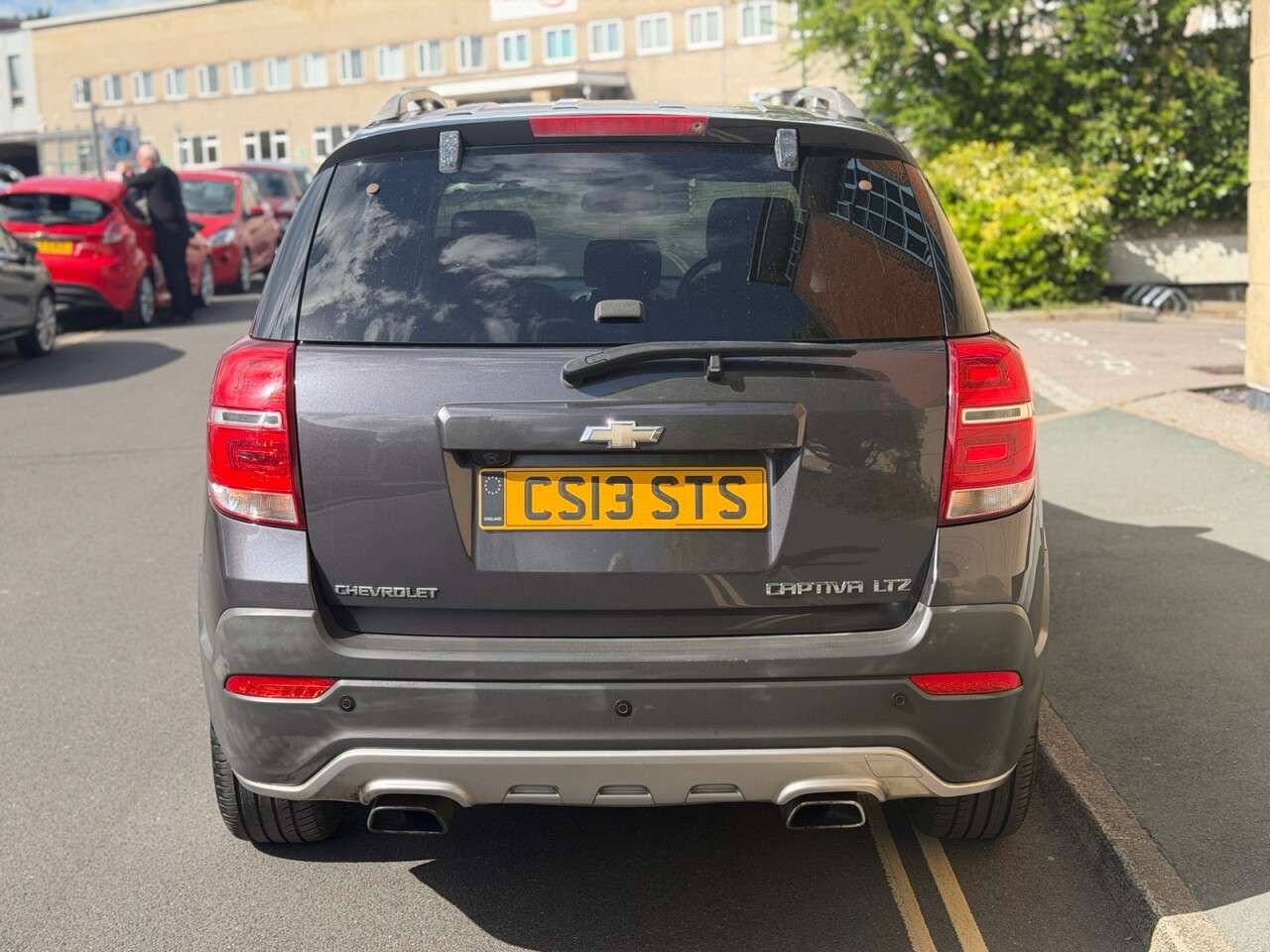 A 2013 CHEVROLET CAPTIVA 2.2 VCDi LTZ SUV 5dr Diesel Auto 4WD Euro 5 (7 Seats) (184 ps) A 2013 CHEVROLET CAPTIVA 2.2 VCDi LTZ SUV 5dr Diesel Auto 4WD Euro 5 (7 Seats) (184 ps)