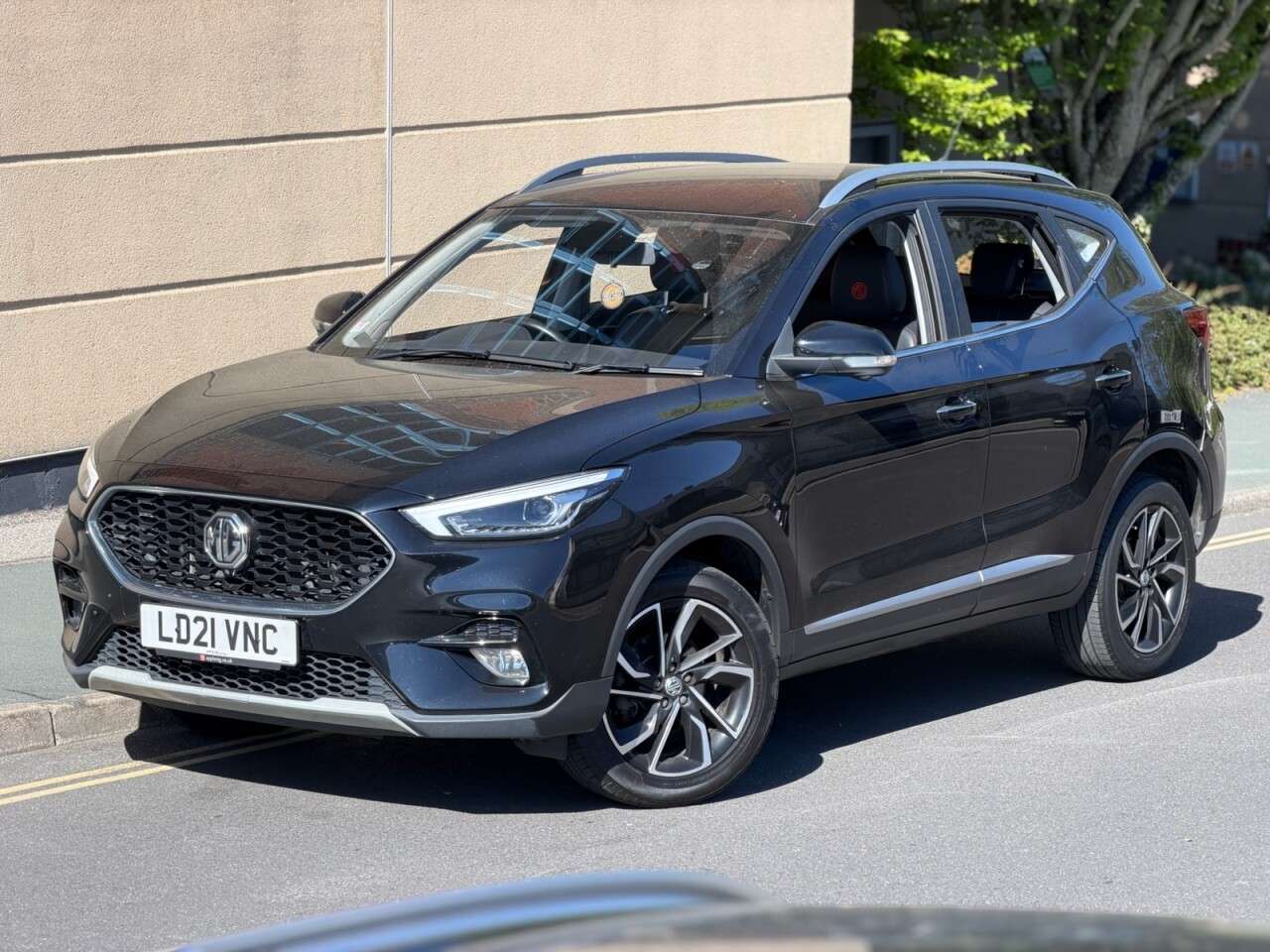 A 2021 MG MG ZS 1.5 VTi-TECH Exclusive SUV 5dr Petrol Manual Euro 6 (s/s) (106 ps) A 2021 MG MG ZS 1.5 VTi-TECH Exclusive SUV 5dr Petrol Manual Euro 6 (s/s) (106 ps)