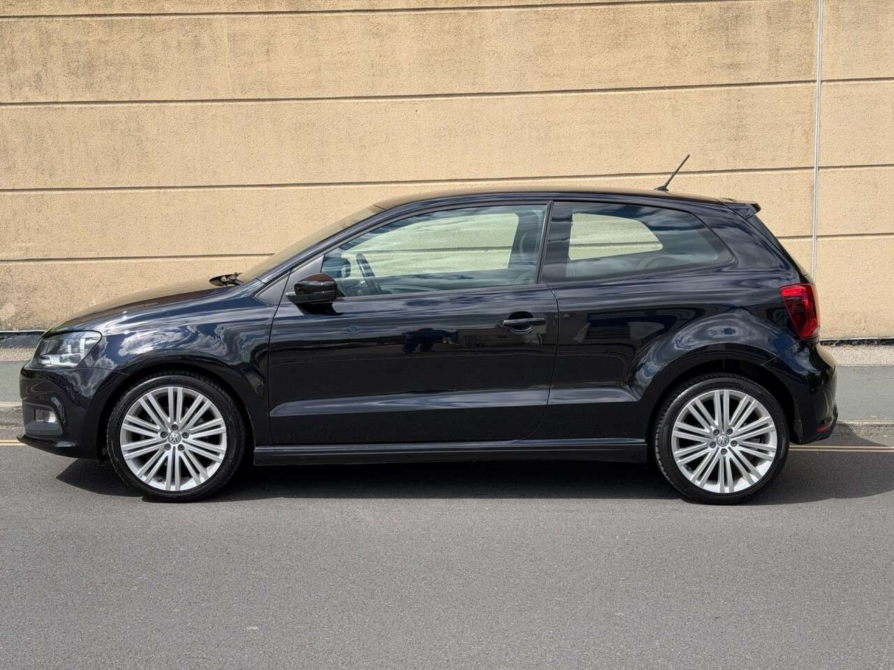 2017 VOLKSWAGEN POLO 2017 VOLKSWAGEN POLO