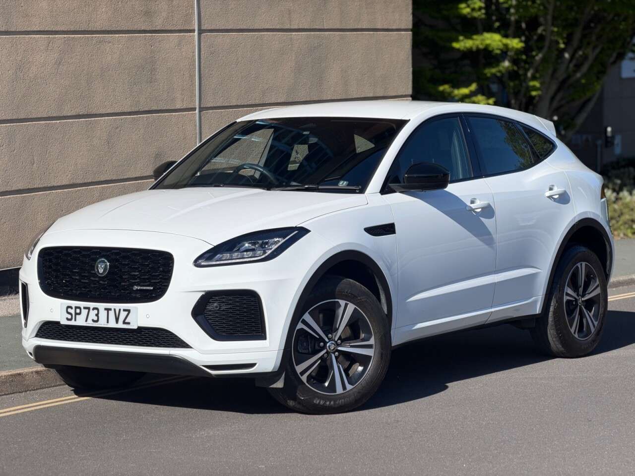 A 2023 JAGUAR E-PACE 2.0 D204 MHEV R-Dynamic S SUV 5dr Diesel Auto AWD Euro 6 (s/s) (204 ps) A 2023 JAGUAR E-PACE 2.0 D204 MHEV R-Dynamic S SUV 5dr Diesel Auto AWD Euro 6 (s/s) (204 ps)