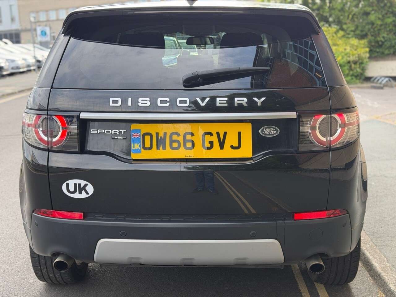 A 2017 LAND ROVER DISCOVERY SPORT 2.0 TD4 HSE Luxury SUV 5dr Diesel Auto 4WD Euro 6 (s/s) (180 ps) A 2017 LAND ROVER DISCOVERY SPORT 2.0 TD4 HSE Luxury SUV 5dr Diesel Auto 4WD Euro 6 (s/s) (180 ps)