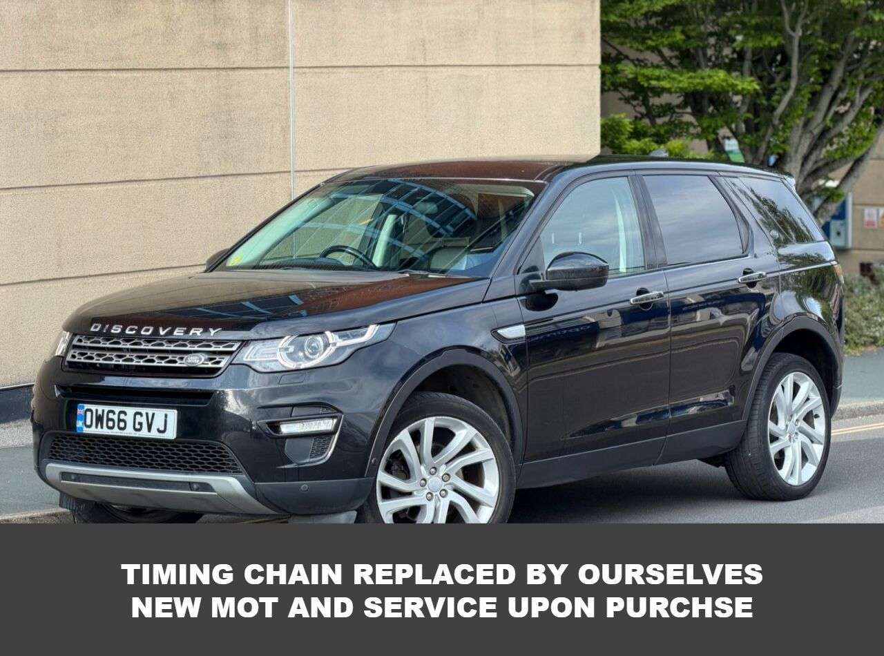A 2017 LAND ROVER DISCOVERY SPORT 2.0 TD4 HSE Luxury SUV 5dr Diesel Auto 4WD Euro 6 (s/s) (180 ps) A 2017 LAND ROVER DISCOVERY SPORT 2.0 TD4 HSE Luxury SUV 5dr Diesel Auto 4WD Euro 6 (s/s) (180 ps)