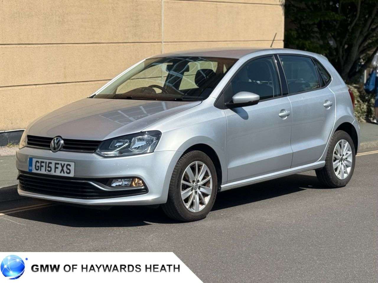 A 2015 VOLKSWAGEN POLO 1.0 BlueMotion Tech SE Hatchback 5dr Petrol Manual Euro 6 (s/s) (60 ps) A 2015 VOLKSWAGEN POLO 1.0 BlueMotion Tech SE Hatchback 5dr Petrol Manual Euro 6 (s/s) (60 ps)