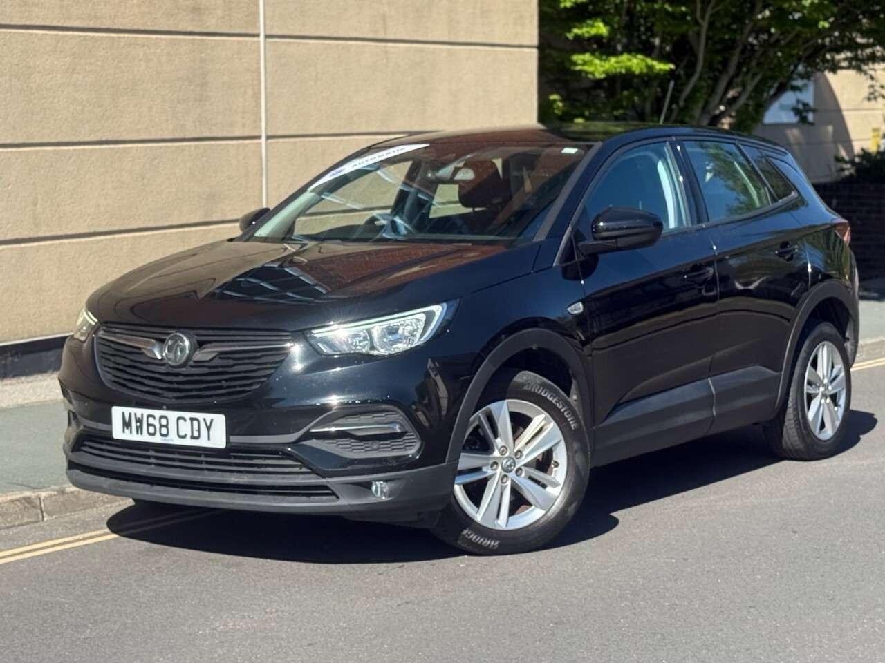 A 2018 VAUXHALL GRANDLAND X 1.2 Turbo SE SUV 5dr Petrol Auto 8Spd Euro 6 (s/s) (130 ps) A 2018 VAUXHALL GRANDLAND X 1.2 Turbo SE SUV 5dr Petrol Auto 8Spd Euro 6 (s/s) (130 ps)