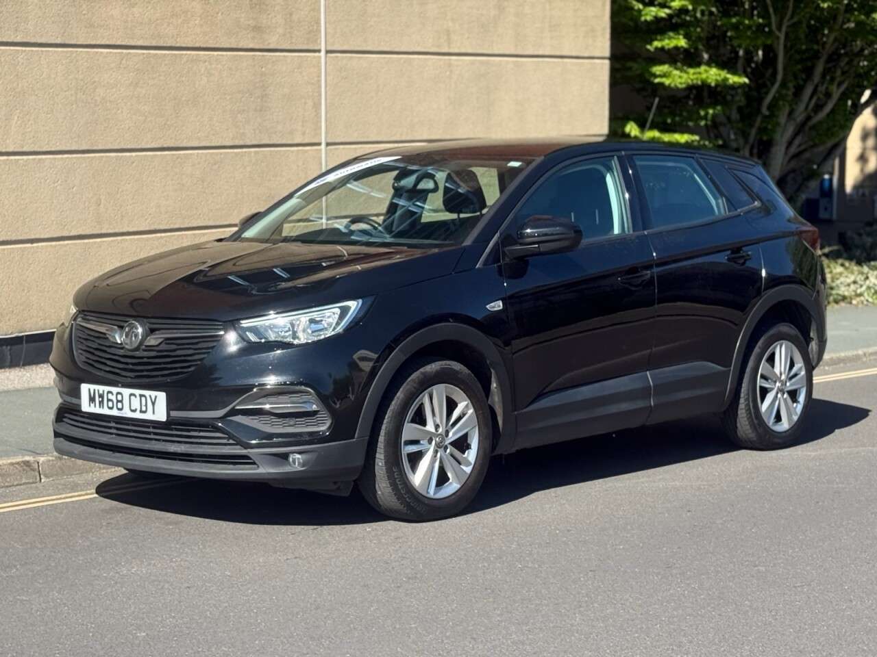 A 2018 VAUXHALL GRANDLAND X 1.2 Turbo SE SUV 5dr Petrol Auto 8Spd Euro 6 (s/s) (130 ps) A 2018 VAUXHALL GRANDLAND X 1.2 Turbo SE SUV 5dr Petrol Auto 8Spd Euro 6 (s/s) (130 ps)