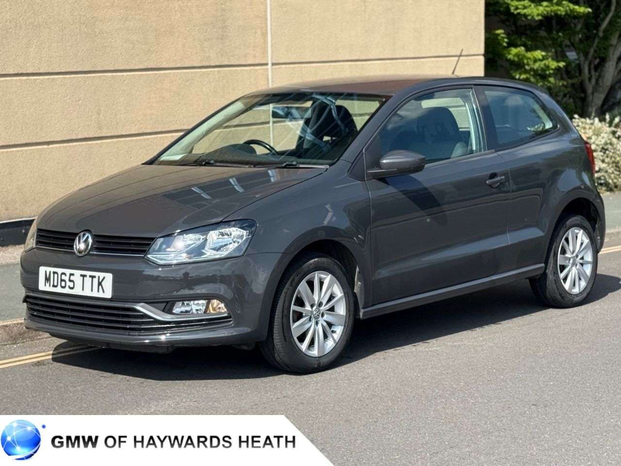 A 2015 VOLKSWAGEN POLO 1.0 BlueMotion Tech SE Hatchback 3dr Petrol Manual Euro 6 (s/s) (75 ps) A 2015 VOLKSWAGEN POLO 1.0 BlueMotion Tech SE Hatchback 3dr Petrol Manual Euro 6 (s/s) (75 ps)