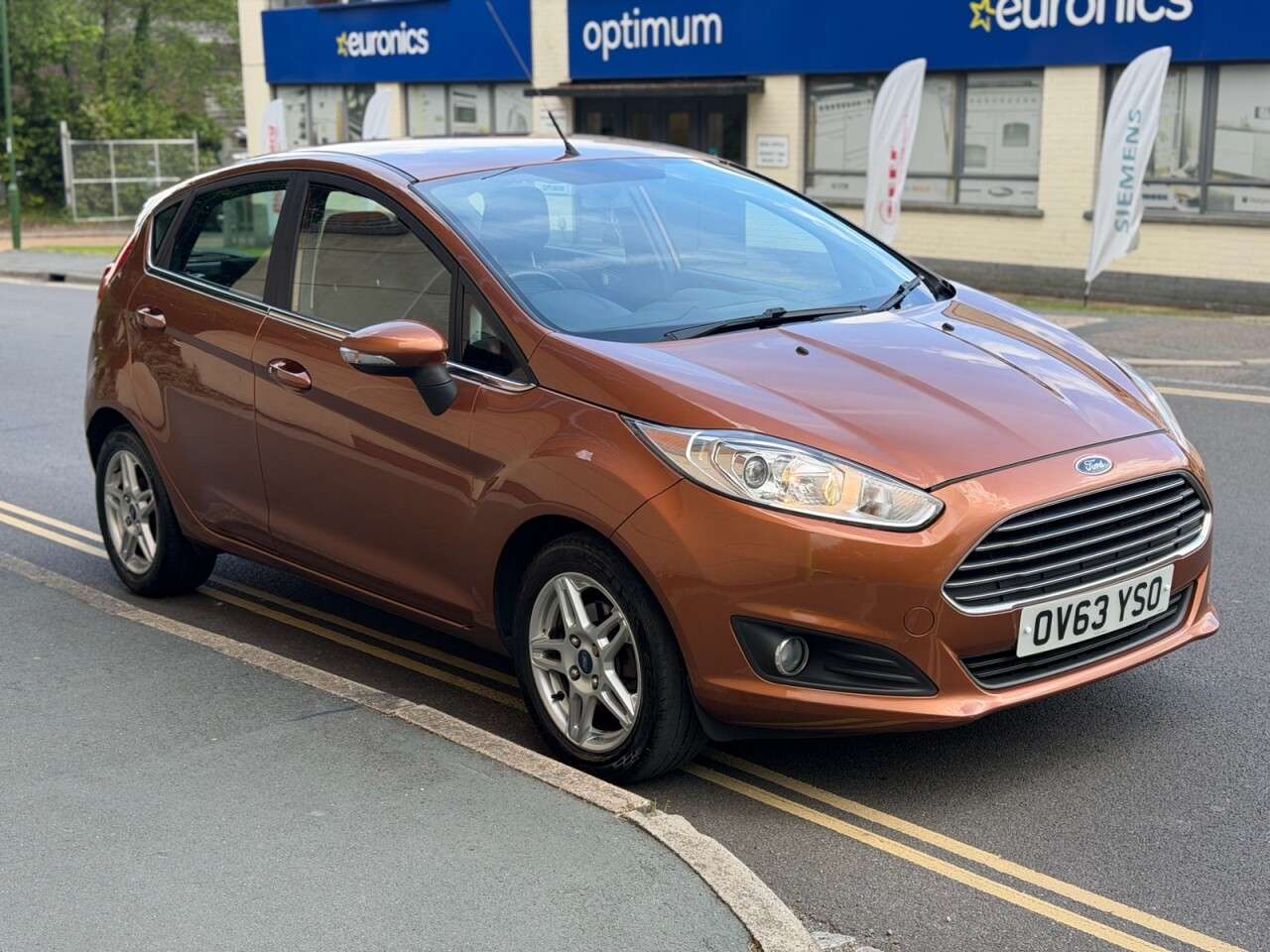 A 2013 FORD FIESTA 1.0T EcoBoost Zetec Hatchback 5dr Petrol Manual Euro 5 (s/s) (100 ps) A 2013 FORD FIESTA 1.0T EcoBoost Zetec Hatchback 5dr Petrol Manual Euro 5 (s/s) (100 ps)