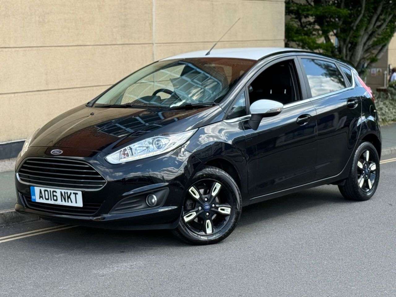 A 2016 FORD FIESTA 1.0T EcoBoost Zetec Black Edition Hatchback 5dr Petrol Manual Euro 6 (s/s) A 2016 FORD FIESTA 1.0T EcoBoost Zetec Black Edition Hatchback 5dr Petrol Manual Euro 6 (s/s)