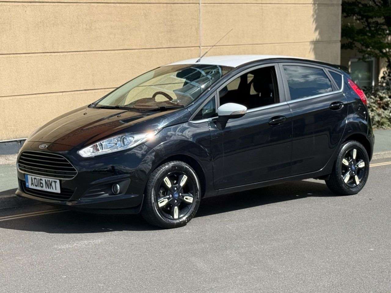 A 2016 FORD FIESTA 1.0T EcoBoost Zetec Black Edition Hatchback 5dr Petrol Manual Euro 6 (s/s) A 2016 FORD FIESTA 1.0T EcoBoost Zetec Black Edition Hatchback 5dr Petrol Manual Euro 6 (s/s)
