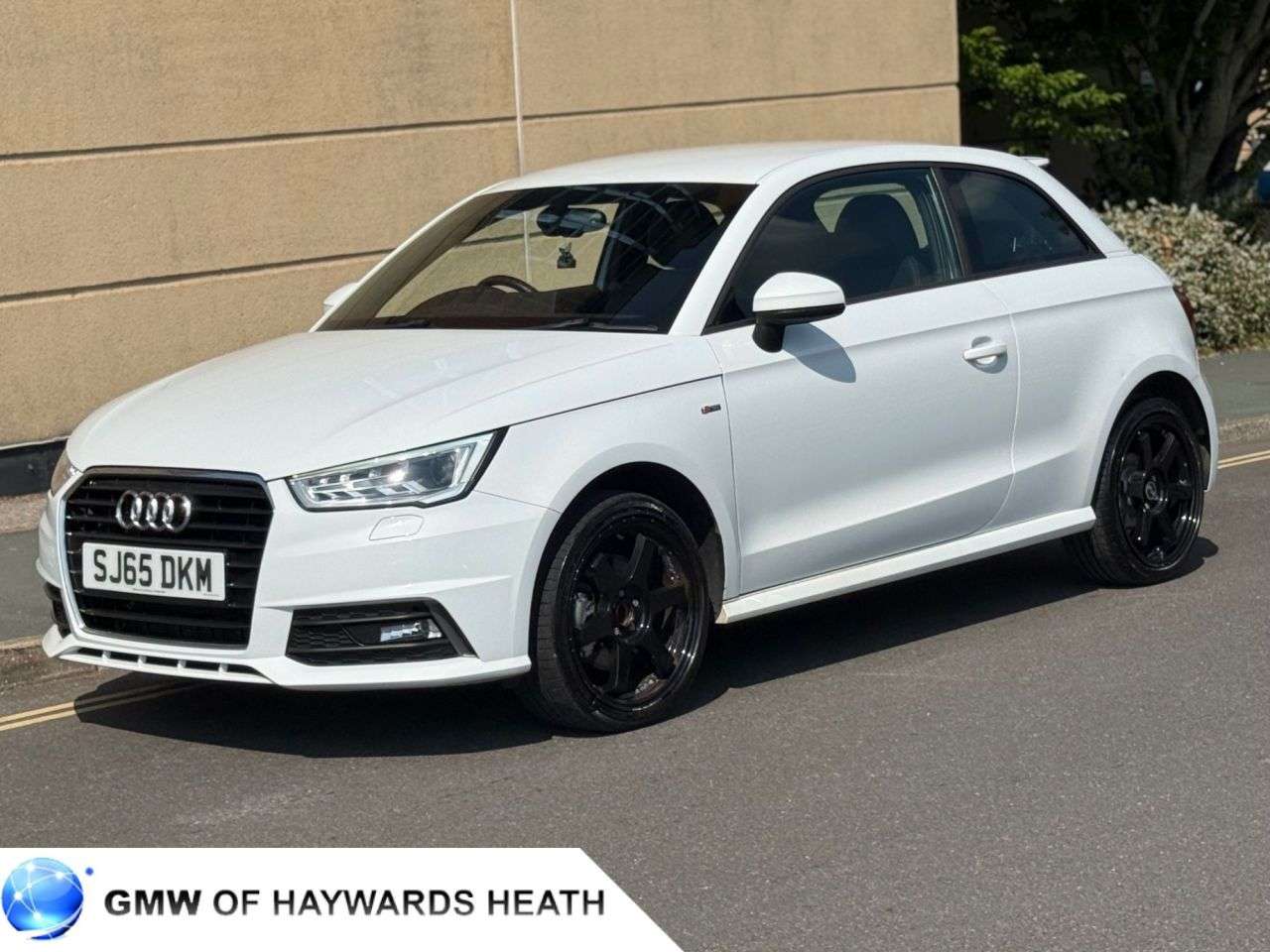 A 2015 AUDI A1 1.4 TFSI S line Hatchback 3dr Petrol Manual Euro 6 (s/s) (125 ps) A 2015 AUDI A1 1.4 TFSI S line Hatchback 3dr Petrol Manual Euro 6 (s/s) (125 ps)