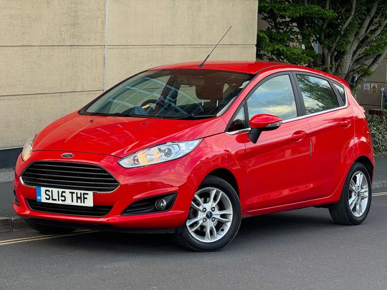 A 2015 FORD FIESTA 1.0T EcoBoost Zetec Hatchback 5dr Petrol Manual Euro 6 (s/s) (100 ps) A 2015 FORD FIESTA 1.0T EcoBoost Zetec Hatchback 5dr Petrol Manual Euro 6 (s/s) (100 ps)