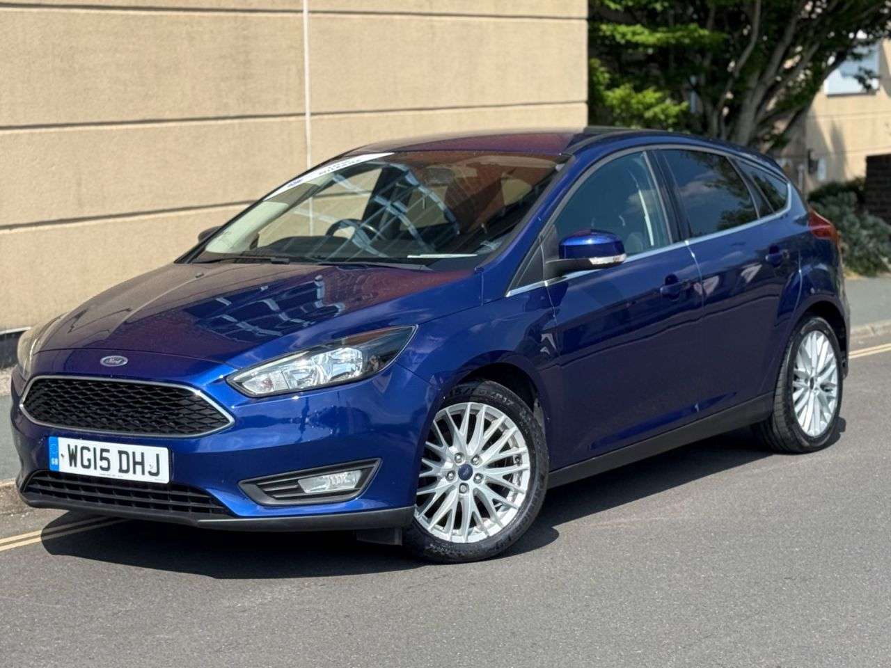 A 2015 FORD FOCUS 1.0T EcoBoost Zetec Hatchback 5dr Petrol Manual Euro 6 (s/s) (100 ps) A 2015 FORD FOCUS 1.0T EcoBoost Zetec Hatchback 5dr Petrol Manual Euro 6 (s/s) (100 ps)