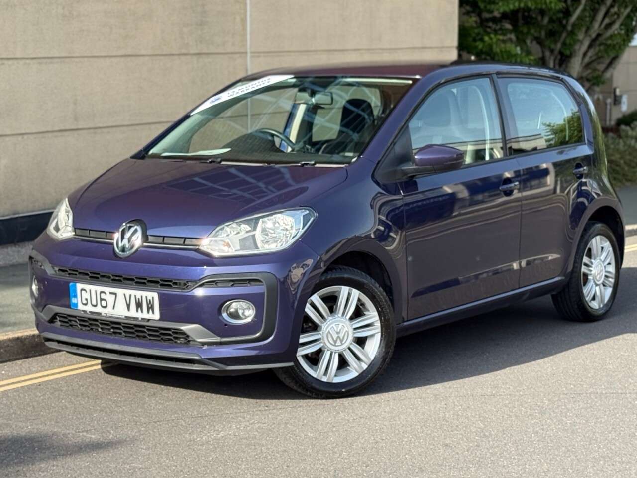 A 2017 VOLKSWAGEN UP! 1.0 High up! Hatchback 5dr Petrol Manual Euro 6 (s/s) (90 ps) A 2017 VOLKSWAGEN UP! 1.0 High up! Hatchback 5dr Petrol Manual Euro 6 (s/s) (90 ps)
