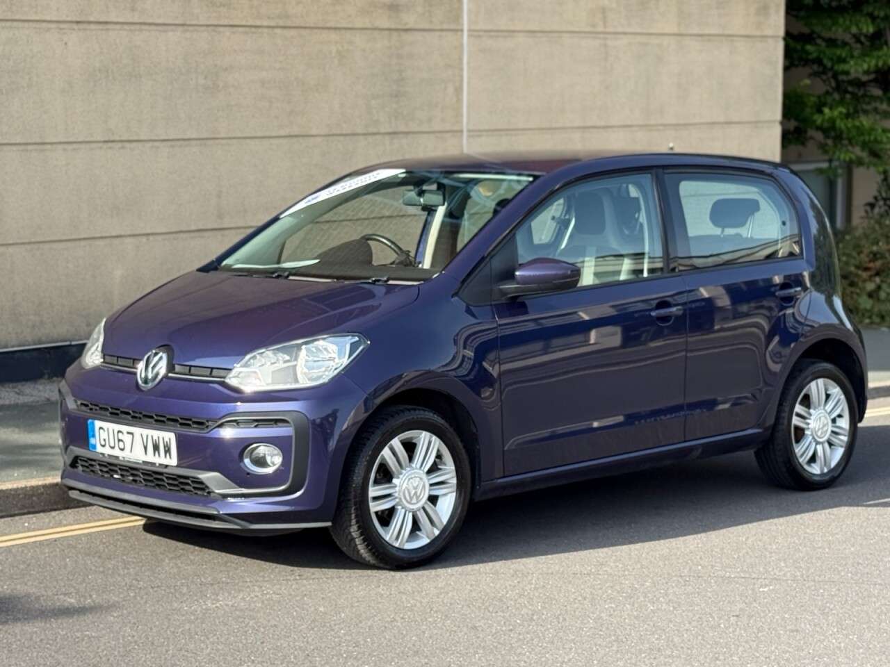A 2017 VOLKSWAGEN UP! 1.0 High up! Hatchback 5dr Petrol Manual Euro 6 (s/s) (90 ps) A 2017 VOLKSWAGEN UP! 1.0 High up! Hatchback 5dr Petrol Manual Euro 6 (s/s) (90 ps)