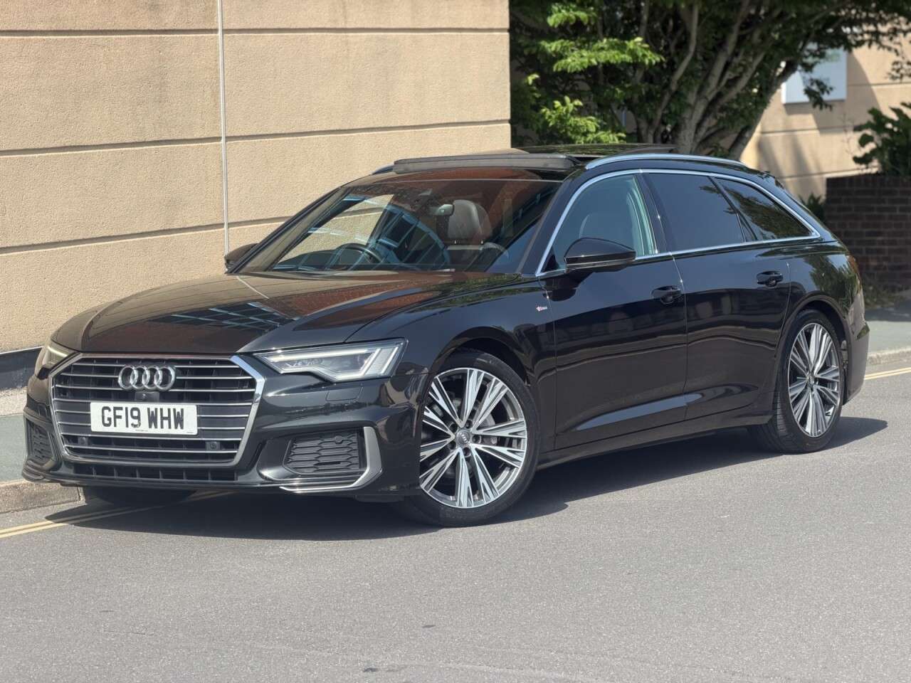 A 2019 AUDI A6 AVANT 2.0 TDI 40 S line Estate 5dr Diesel S Tronic Euro 6 (s/s) (204 ps) A 2019 AUDI A6 AVANT 2.0 TDI 40 S line Estate 5dr Diesel S Tronic Euro 6 (s/s) (204 ps)