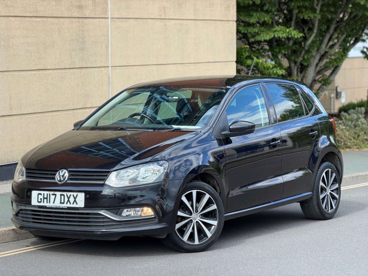 A 2017 VOLKSWAGEN POLO 1.2 TSI BlueMotion Tech Match Edition Hatchback 5dr Petrol Manual Euro 6 (s A 2017 VOLKSWAGEN POLO 1.2 TSI BlueMotion Tech Match Edition Hatchback 5dr Petrol Manual Euro 6 (s