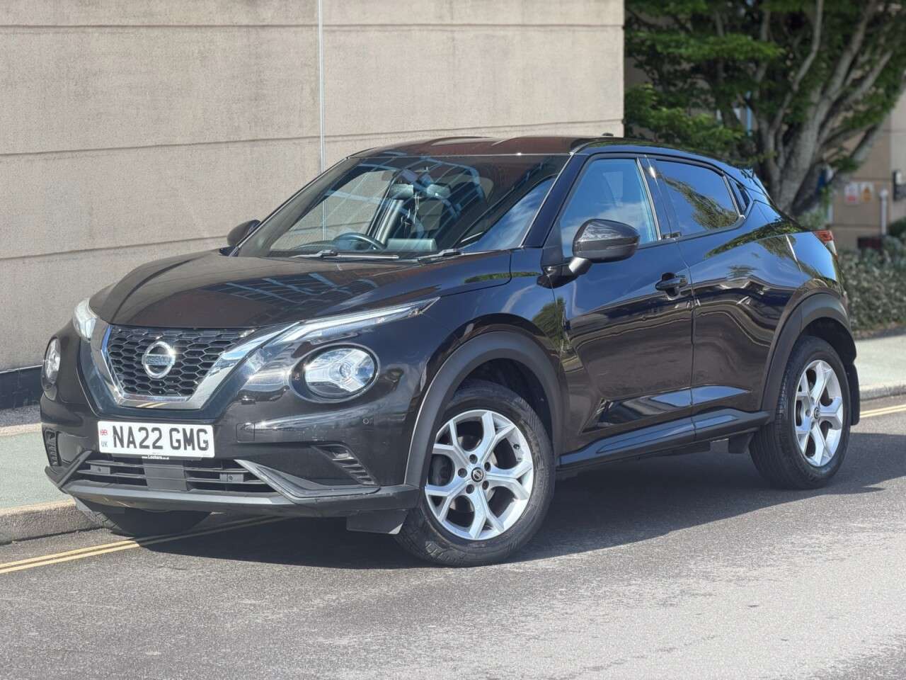 A 2022 NISSAN JUKE 1.0 DIG-T N-Connecta SUV 5dr Petrol Manual Euro 6 (s/s) (114 ps) A 2022 NISSAN JUKE 1.0 DIG-T N-Connecta SUV 5dr Petrol Manual Euro 6 (s/s) (114 ps)