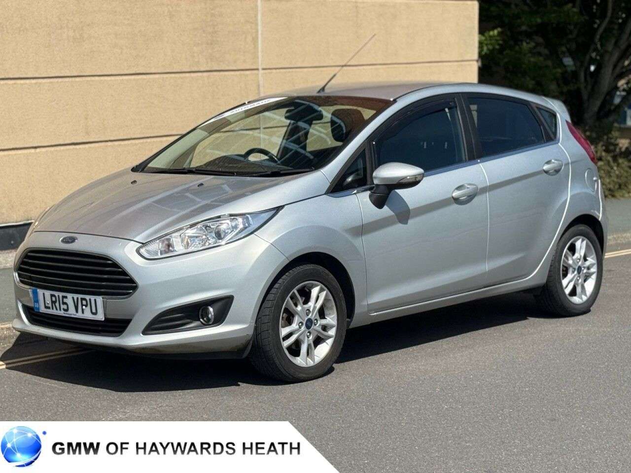 A 2015 FORD FIESTA 1.0T EcoBoost Zetec Hatchback 5dr Petrol Powershift Euro 6 (100 ps) A 2015 FORD FIESTA 1.0T EcoBoost Zetec Hatchback 5dr Petrol Powershift Euro 6 (100 ps)