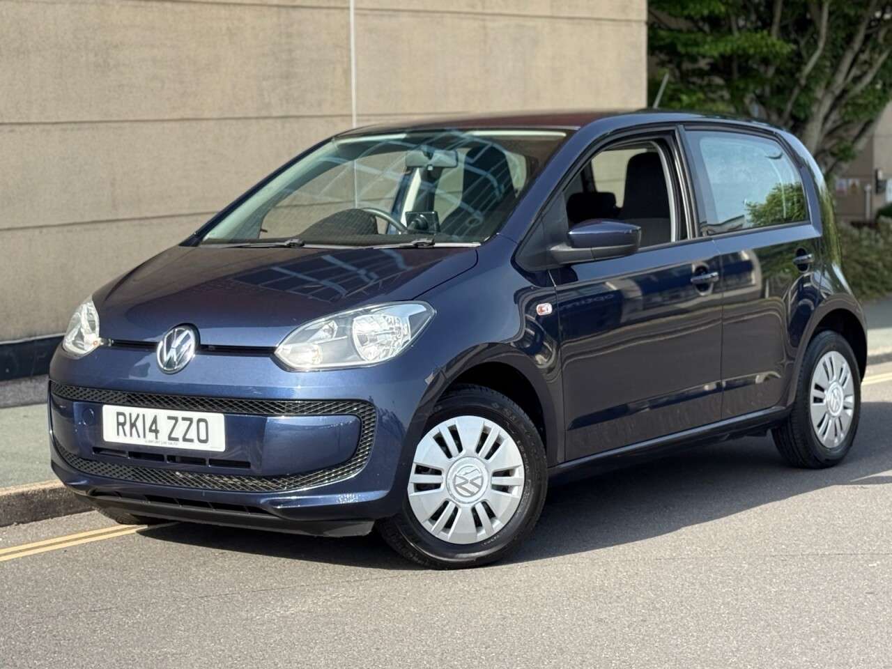 A 2014 VOLKSWAGEN UP! 1.0 Move up! Hatchback 5dr Petrol Manual Euro 5 (60 ps) A 2014 VOLKSWAGEN UP! 1.0 Move up! Hatchback 5dr Petrol Manual Euro 5 (60 ps)