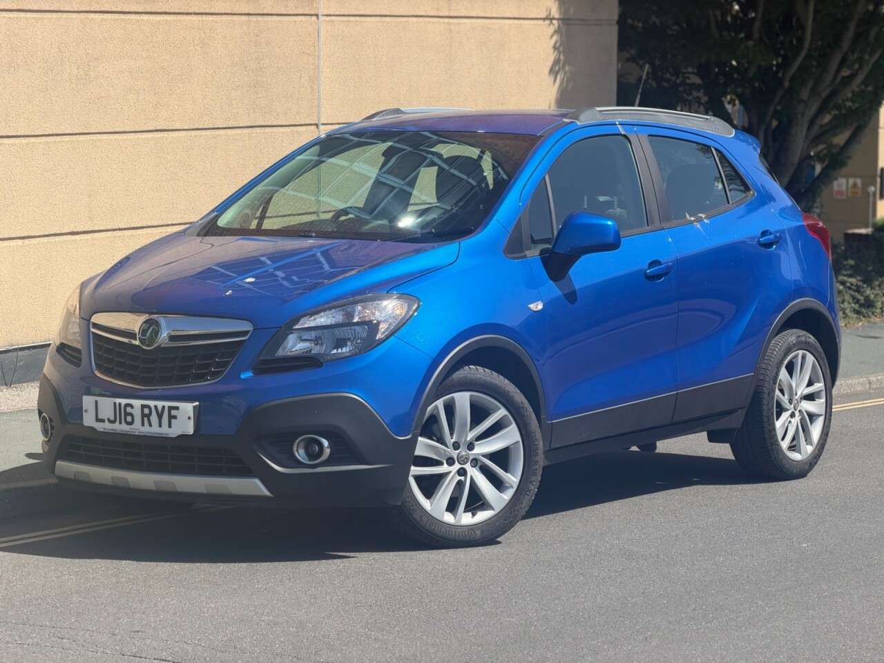 A 2016 VAUXHALL MOKKA 1.6i Tech Line SUV 5dr Petrol Manual 2WD Euro 6 (s/s) (115 ps) A 2016 VAUXHALL MOKKA 1.6i Tech Line SUV 5dr Petrol Manual 2WD Euro 6 (s/s) (115 ps)