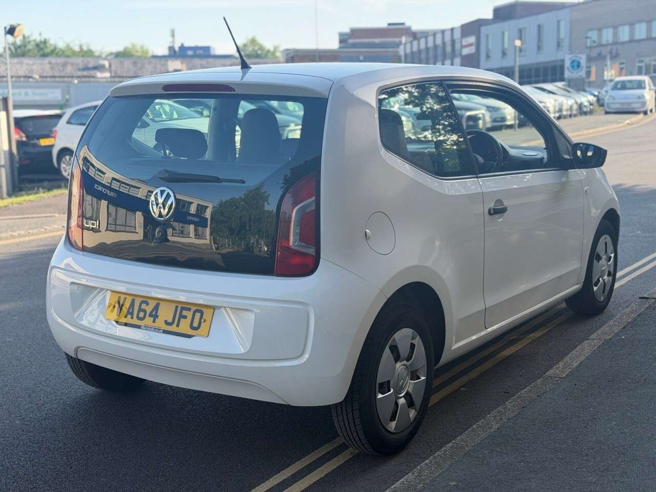 2014 VOLKSWAGEN UP! 2014 VOLKSWAGEN UP!