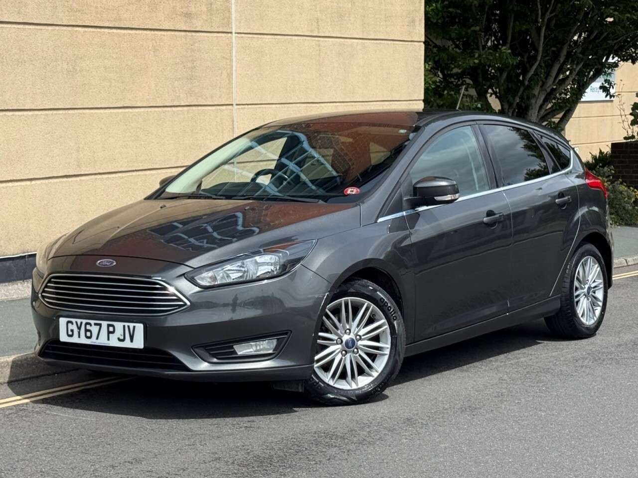 A 2018 FORD FOCUS 1.0T EcoBoost Zetec Edition Hatchback 5dr Petrol Manual Euro 6 (s/s) (125 p A 2018 FORD FOCUS 1.0T EcoBoost Zetec Edition Hatchback 5dr Petrol Manual Euro 6 (s/s) (125 p